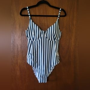 Kenny Flowers Swimsuit size L